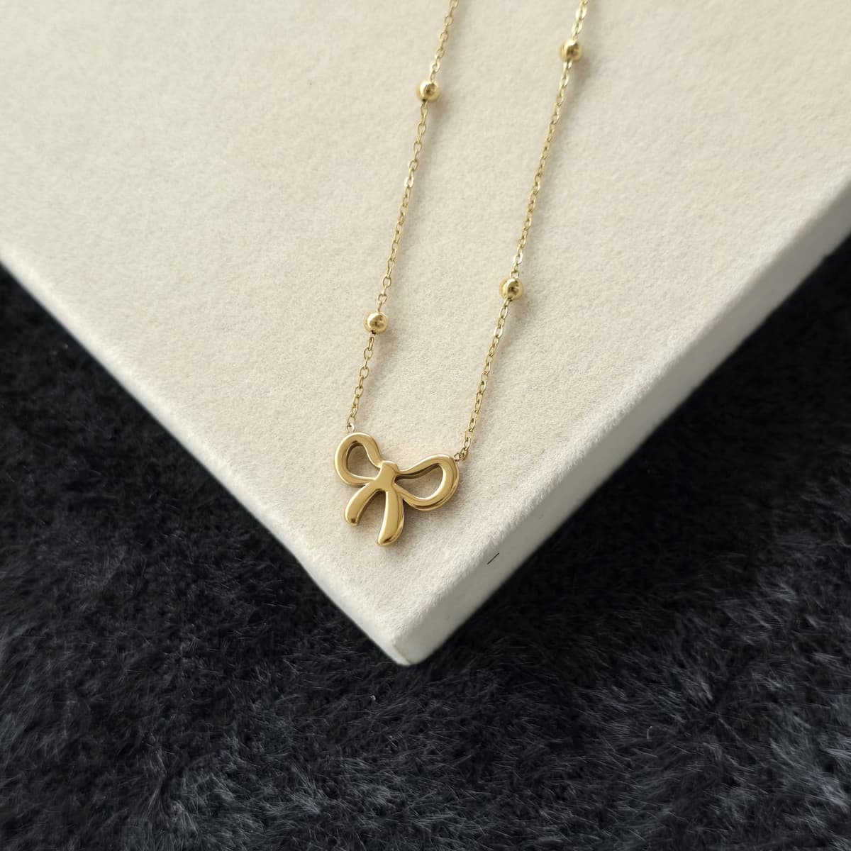 Collier Joli Nœud