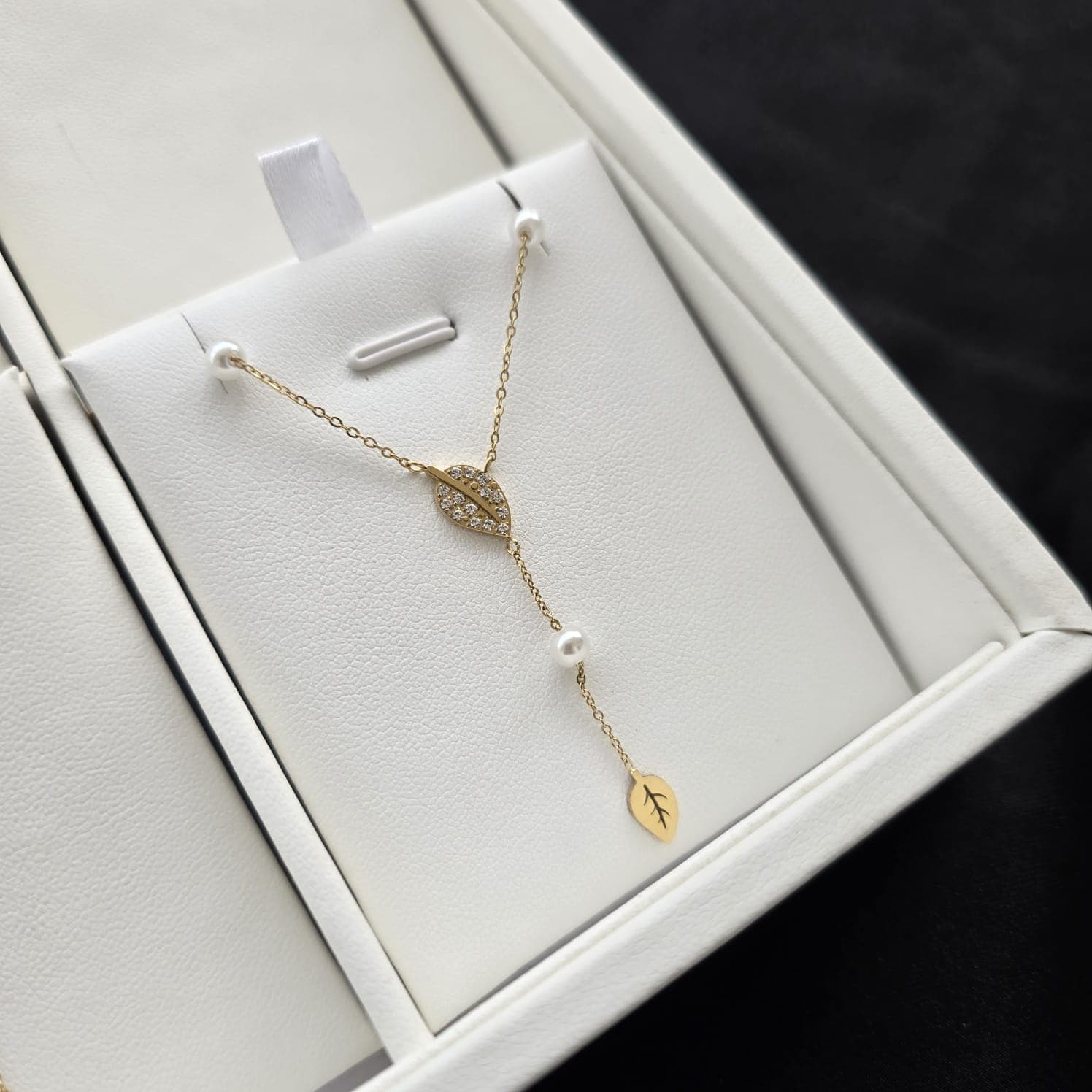 Collier Feuille Tombante